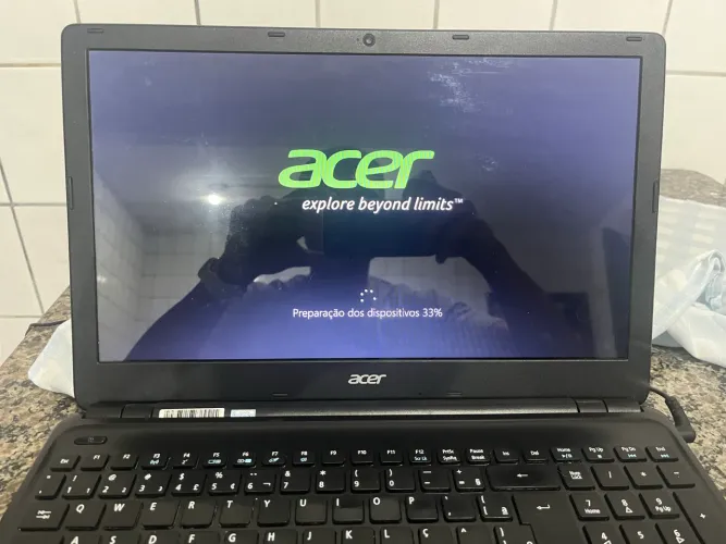 Notebook Acer Aspire E1