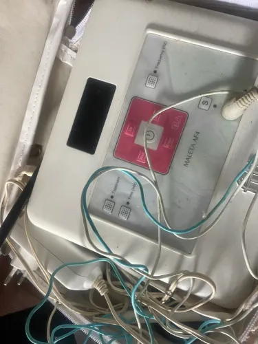 Vende-se essa maleta 