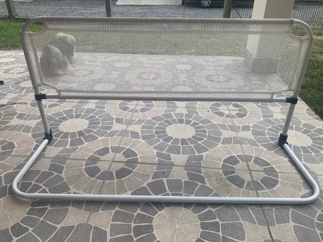 Grade de proteção para cama infantil