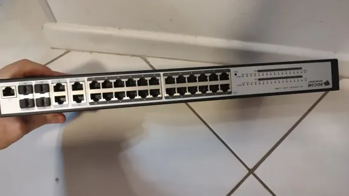 Switch Gerenciável BDCOM S2528-P | 24 Portas Gigabit PoE + SFP