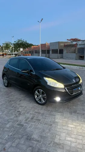 Peugeot 208 Griffe 1.6 Flex 16V 5P Aut. 2014