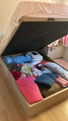Colchão e box com baú