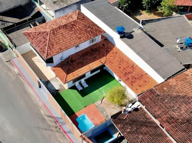 Ampla e Confortável! Casa com 235 m² e 4 Quartos com Suíte no Kubitschek, Guarapari