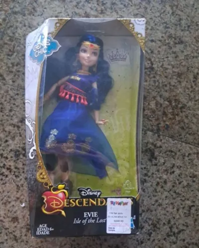 Boneca evie descendentes genie Chic 