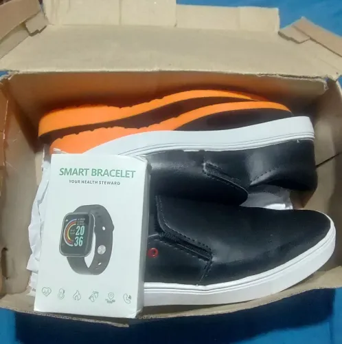 Tênis Slip On Sem Cadarço Preto, Usado, Tamanho 41( Vem com Relógio+Palmilha Ortopédica.)