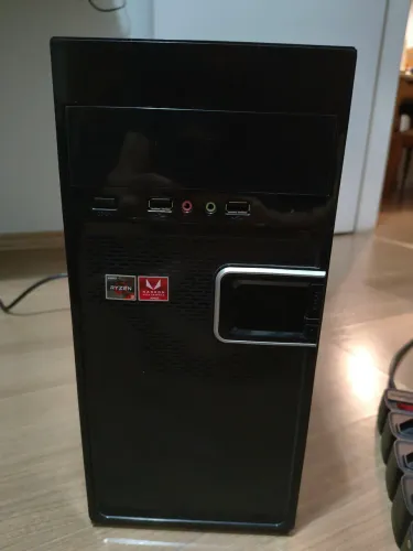 PC Desktop AMD Ryzen 3 3200G (Vega 8) | SSD 240GB | Fonte 400W 80 Plus | Windows 11 pro