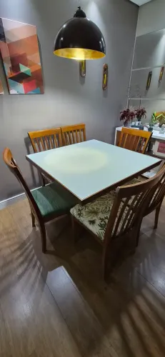Conjunto de Mesa de Jantar com 6 Cadeiras