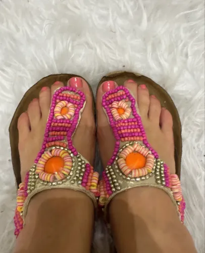 Rasteirinha usada podo feminina pedras rosa