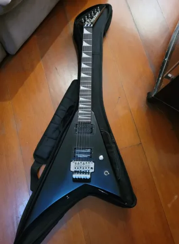 Guitarra Jackson Flying V JAPONESA (estudo trocas )
