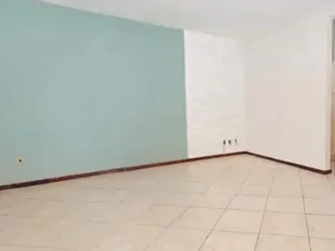 AA74-CASA DISPONÍVEL NO CABULA