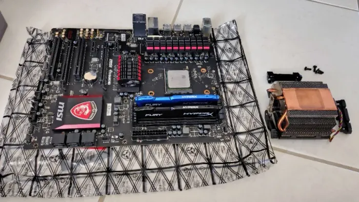 Kit Gamer AMD FX-8350 (8 núcleos) + MSI 970 Gaming + 16GB RAM HyperX - OPORTUNIDADE