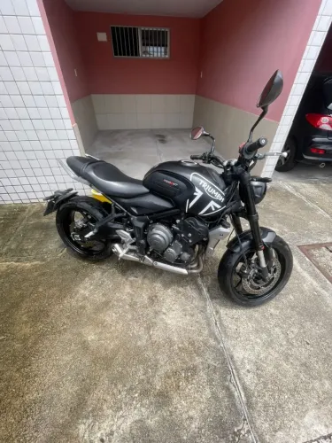 Moto triump 660 3 cilindros