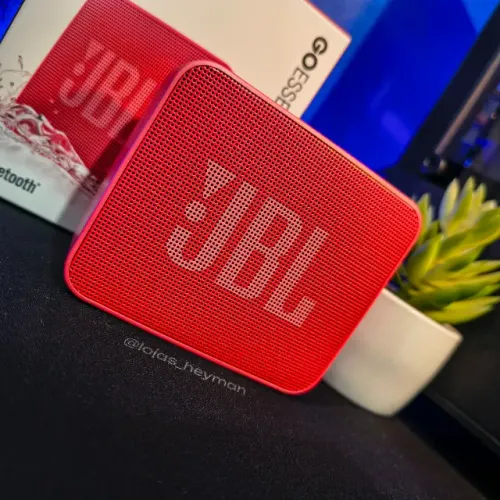 Caixa de Som Bluetooth JBL a Prova D'água Vermelha Portátil - Go Essential 2