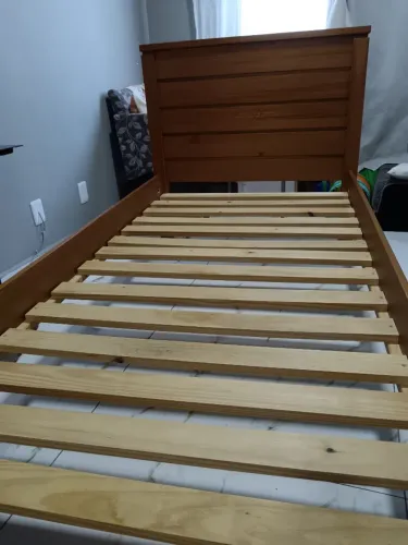 Pra levar!!! Cama de madeira 250