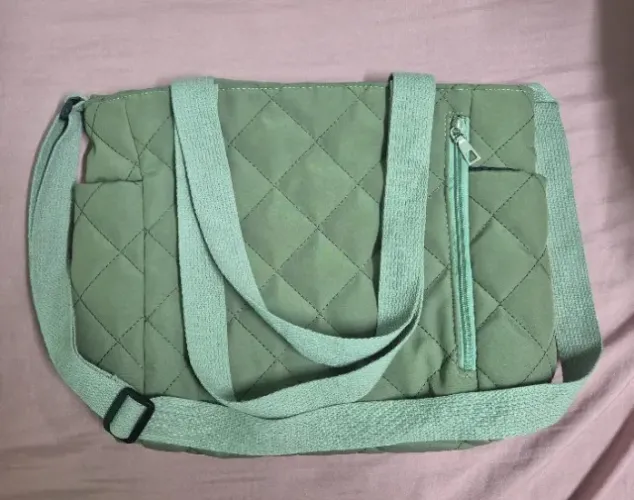 bolsa transversal matelassê verde