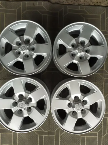 Rodas aro 15 S10 cinco furo 