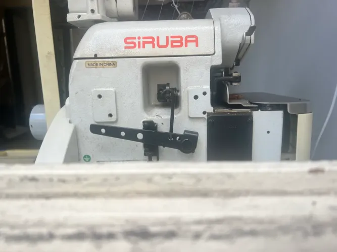 Maquina de Costura Overlock industrial Zeromax Siruba