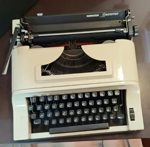 Máquina de escrever Remington Ipanema
