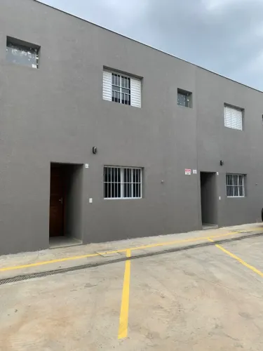 CASA PARA LOCAÇÃO - EXCELENTE LOCALIZAÇÃO EM SOROCABA - AO LADO DA AVENIDA ITAVUVU