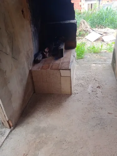 uma casa com lote