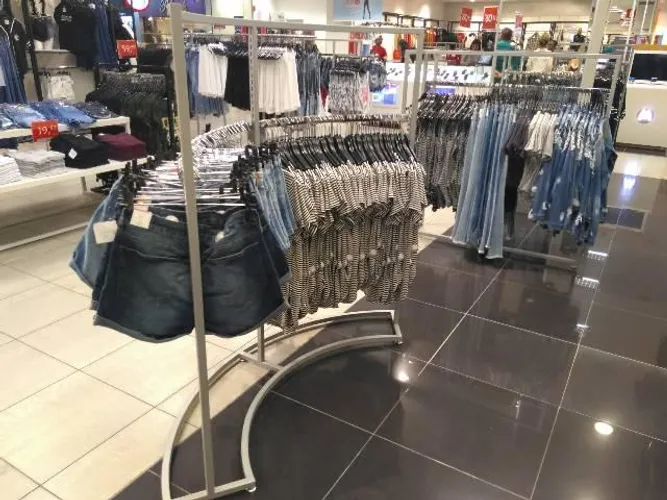 Arara meia lua