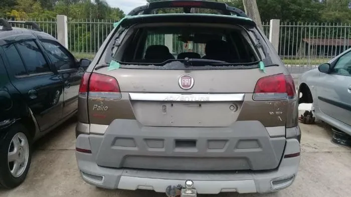 Lanterna da tampa lado direito Fiat Palio Adven 2013 original