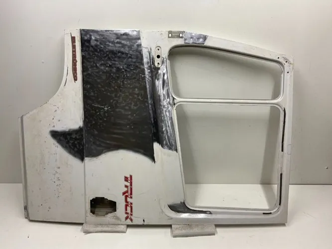 Porta Mercedes Benz 1318 1620 Lado Esquerda