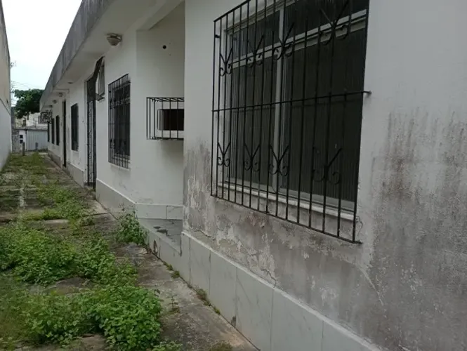 A. Moura Gestor Imobiliário-Aluga ou Vende 4 casas em terreno com 650m2, Marco, Belém, Pa
