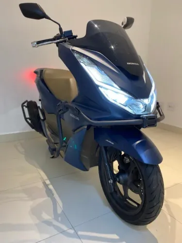 Honda Pcx 2024 impecável baixo km disponivel financiamento sem entrada