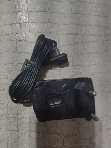 Carregador de celular e outros V8