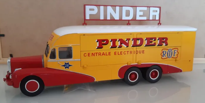 Caminhão central electrica Pinder 1/43