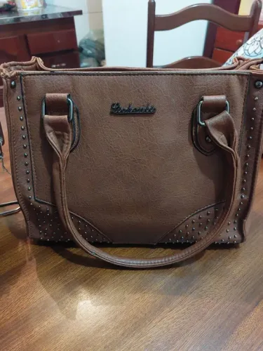 Bolsa feminina marrom de ombro