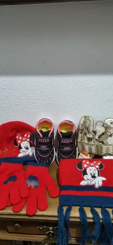 Kit Minnie de Inverno - Touca, Luvas, Cachecol e Sapatos
