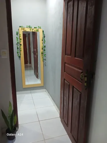 Aluga-se apartamento semi-mobiliado na Vila dos Cabanos.  Bem localizado!