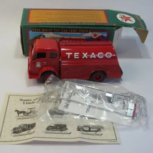 BRINQUEDO - CAMINHÃO TANQUE DA TEXACO - 1949 White Tilt Cab Tank Truck com tema da TEXACO