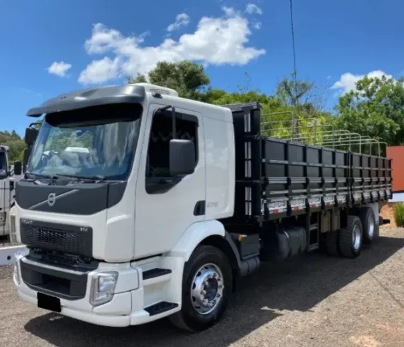 Volvo VM 270 2013, Carroceria