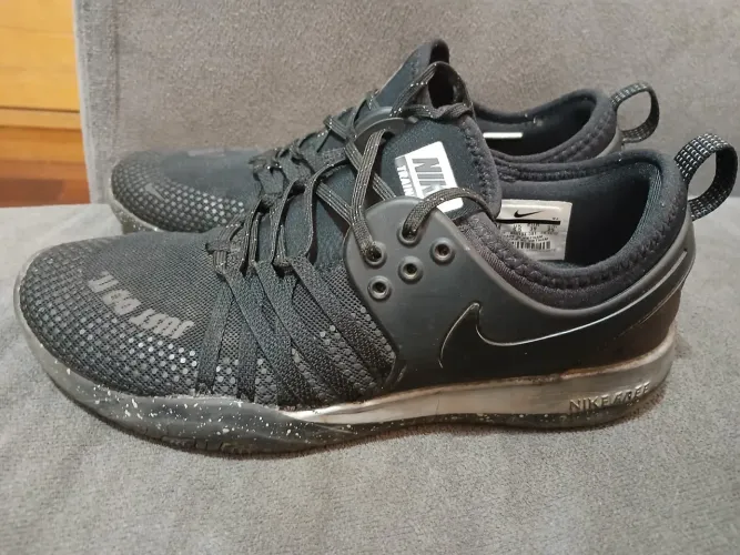 Tênis Nike Free TR7
