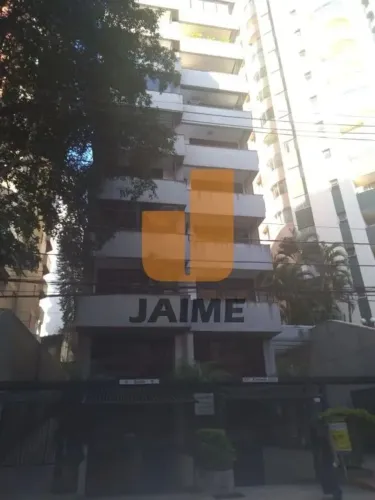 Conjunto comercial com recepção, vão livre, 2 banheiros e 2 vaga.
