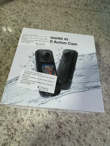 Câmera Insta360 X5 Nova Lacrada com I.A Filma em 8k 360 Graus Ipx8 À Prova D'água Chip Tri