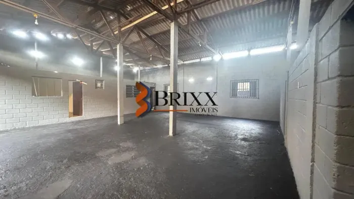 GALPÃO INDUSTRIAL COM 335 M² PARA LOCAÇÃO - ARUJÁ