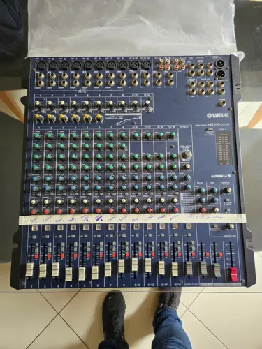 Mesa de Som Yamaha MG166CX-USB
