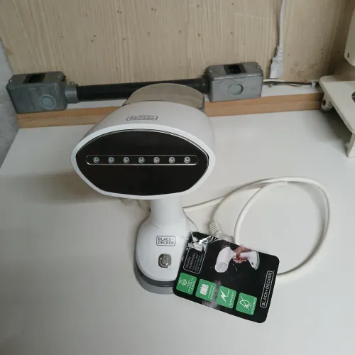 Vendo esse vaporizador da Black E deker semi novo 
