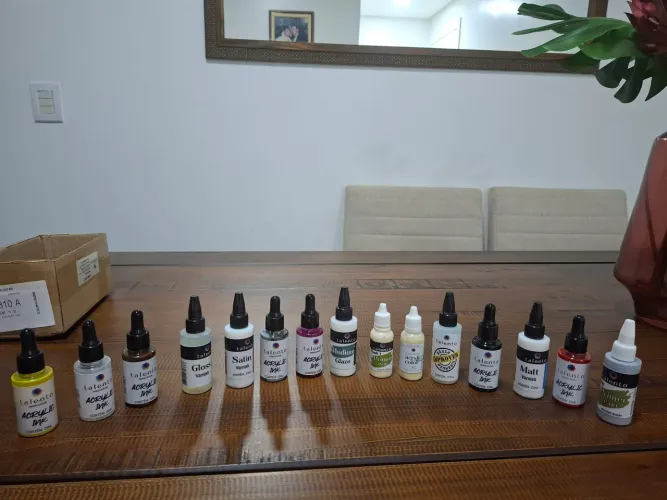 Kit com tintas e variados da Talento