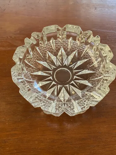 Cinzeiro de cristal maciço 16cm de diâmetro