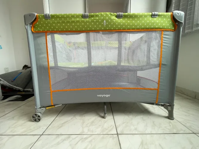 Berço Portátil Fit Voyage , suporta até 15 kg , Em perfeito estado 