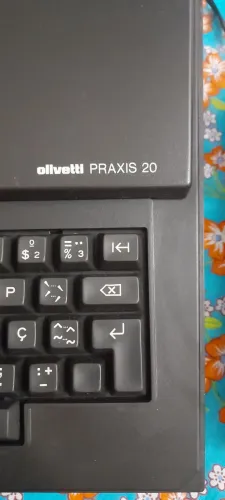 Maquina de escrever elétrica praxis