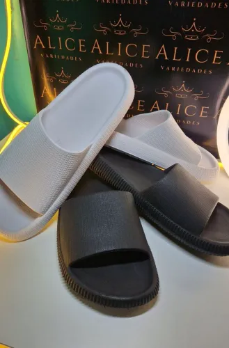 Chinelo nuvem slides 