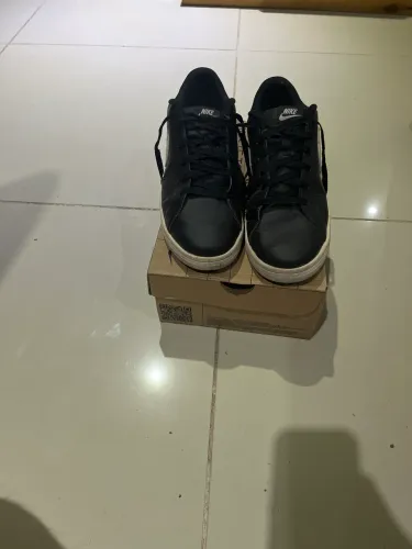 Tênis Nike Court Royale