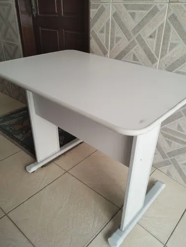Mesa secretária recepção escritório computador 