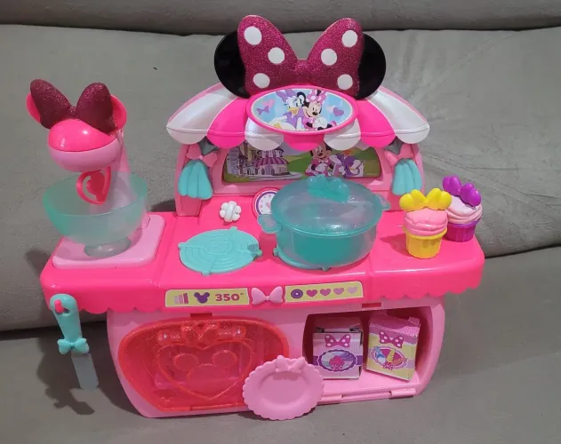 Playset de Confeitaria Bowtastic da Minie DISNEY faz barulhos